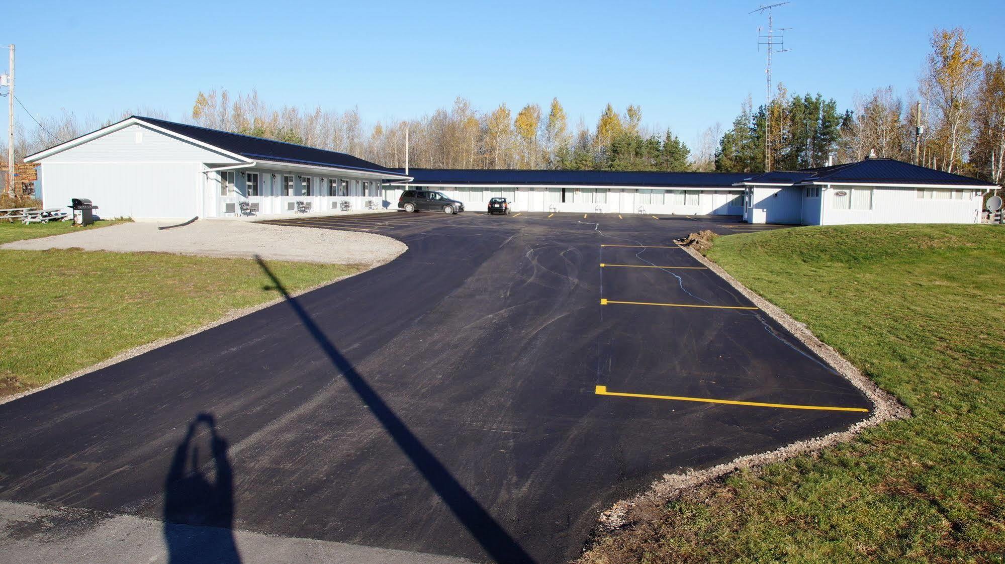 Robyn'S Motel Peterborough Exterior foto